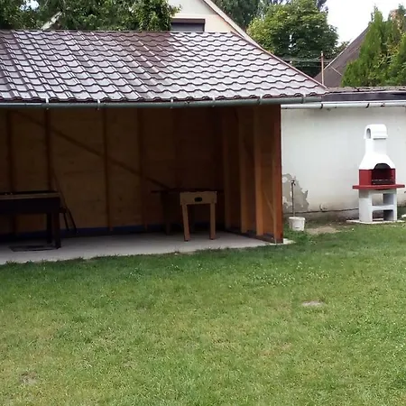 Dianett Apartmanház Appartamento *